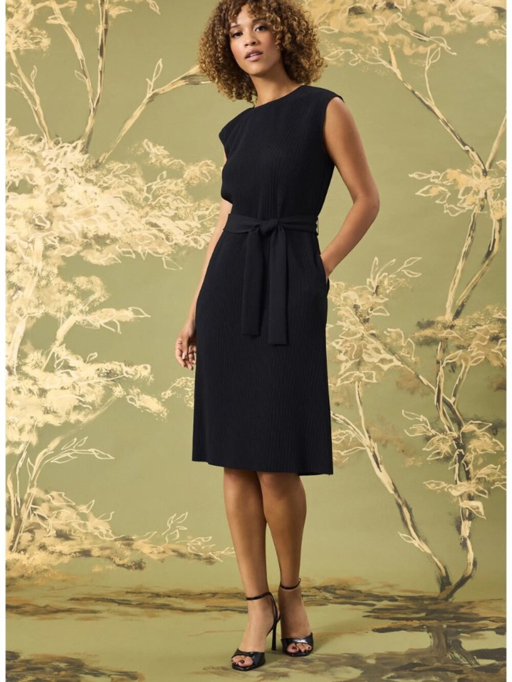 NWT New Maggy London Plissé Tie Belt Midi Black Dress Size 18